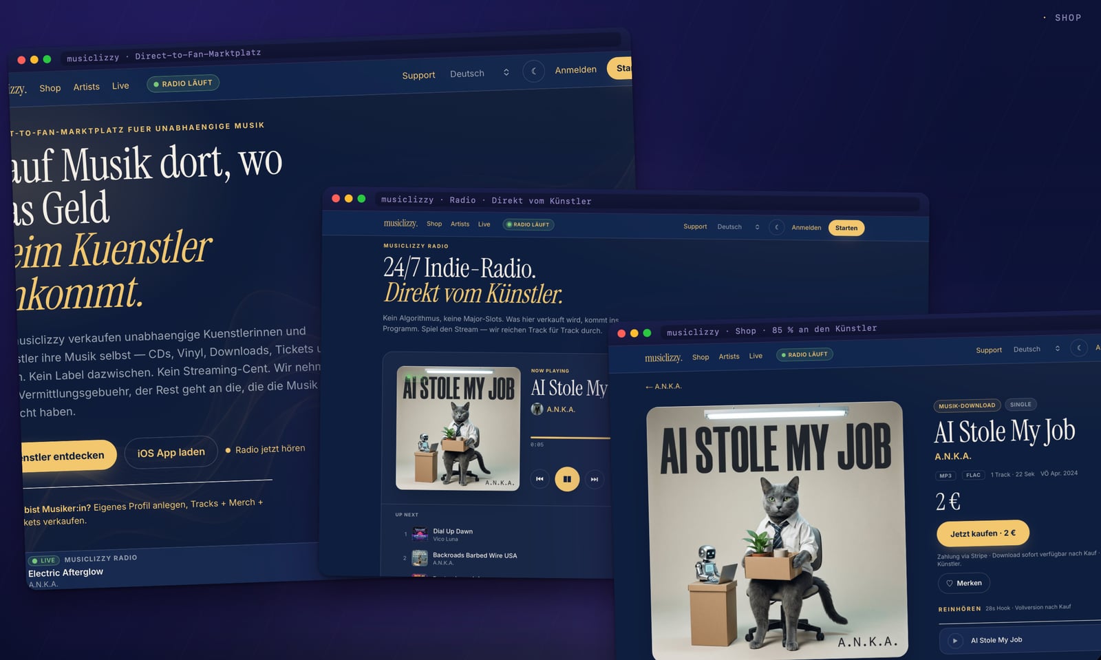 Drei Browser-Fenster der musiclizzy-Plattform in diagonaler Komposition: Startseite mit Hero und Album-Covern, Radio-Seite mit Now-Playing-Player, Shop-Seite mit Single-Detail. Tiefes Marineblau, goldener Akzent.